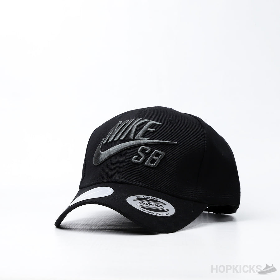 NK SB Dunk Youth All Over Black Cap
