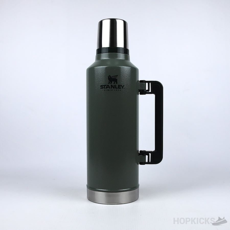 Legendary Classic Bottle Green (2.3L) (Dot Perfect)