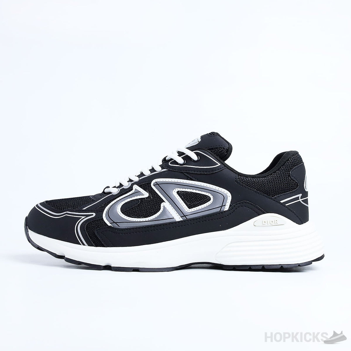 B22 Sneaker Price in Pakistan & Sizing Guide – 2026 Review