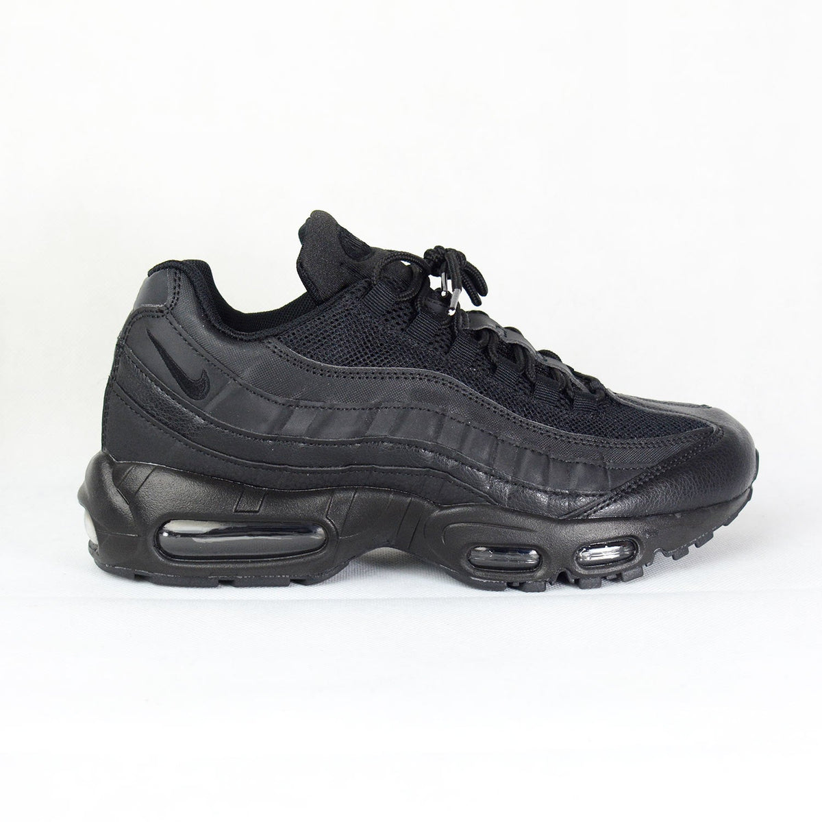 Air Max 95 Sizing Guide – How Do They Fit? 2026 Size Chart & Fit Review