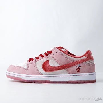 NK SB Dunk Low Strange Love Skateboards (Dot Perfect)