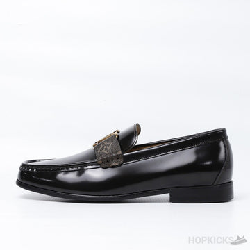 L.V Montaigne Loafer (Dot Perfect)