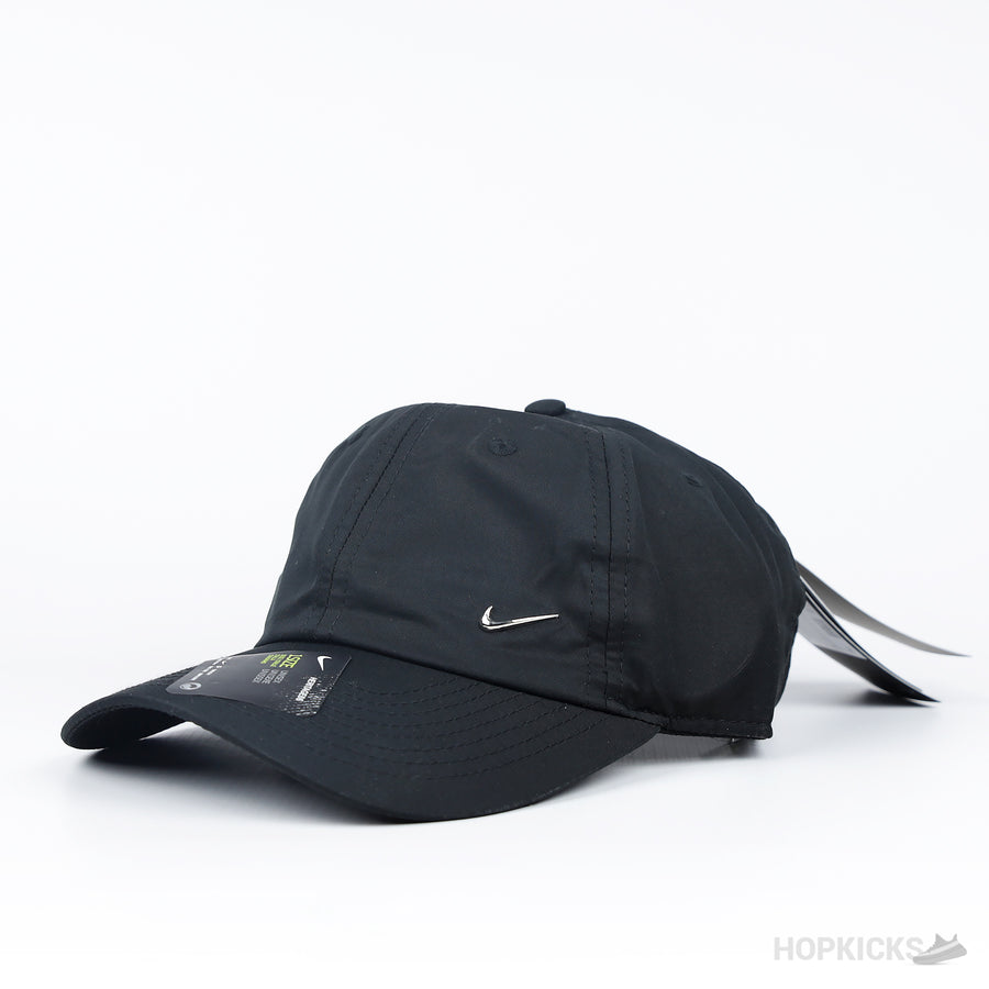 NK Futura Silver Swoosh Black Cap