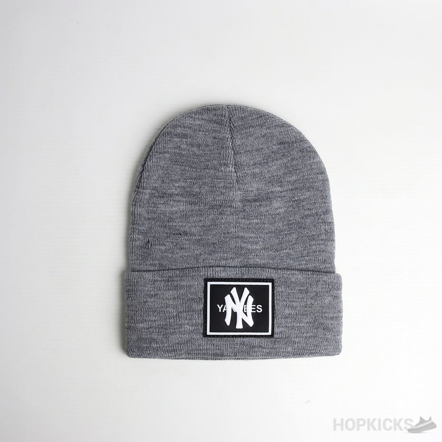 New York Yankees Patch Logo Grey Beanie (Slightly Defected)