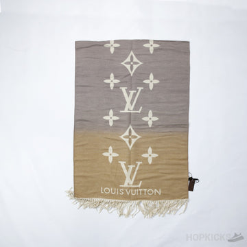 LV Essential Scarf Luxury S00 Brown
