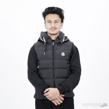Moncler Cardamine quilted down vest with logo adorned hood (High-end Batch)
