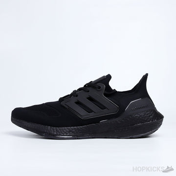 Ultra Boost 22 Triple Black (GS)