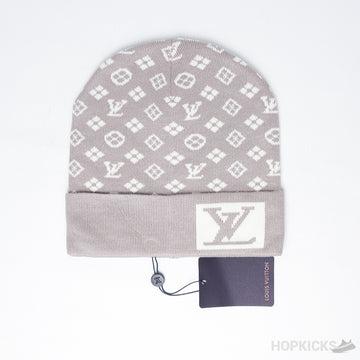 Luxurious LV Signature Beanie Beige White