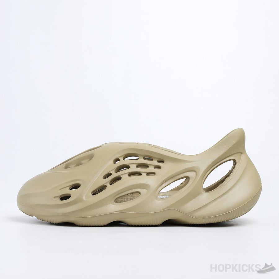 Yzy Foam RNNR Sulfur