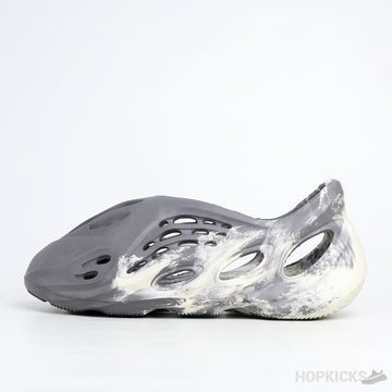Yzy Foam RNNR MX Moon Grey Mist