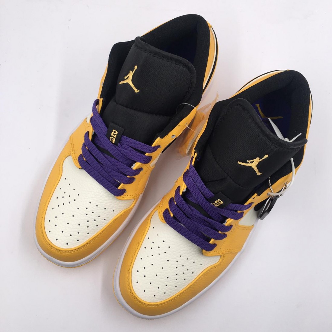 jordan 1 low lakers