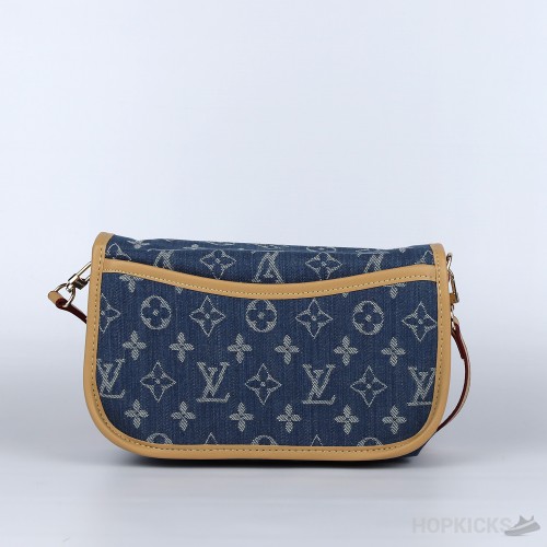 LV CarryAll MM Canvas Handbag