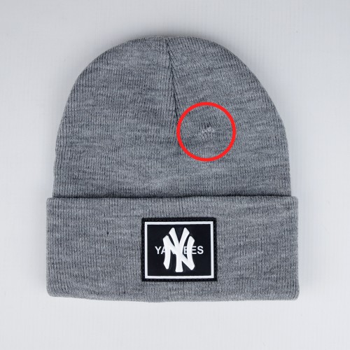 New York Yankees Patch Logo Grey Beanie (Slightly Defected)