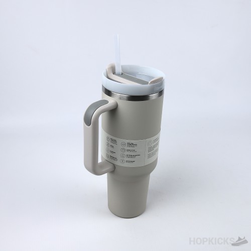 STANLEY Quencher H2.0 FlowState Tumbler Grey (1.18L) (Dot Perfect)