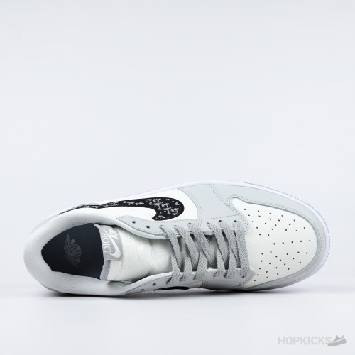 Air Jordan 1 x Dior Retro Low
