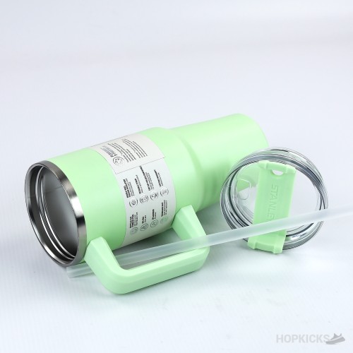 Quencher H2.0 FlowState Tumbler Light Green 30 oz